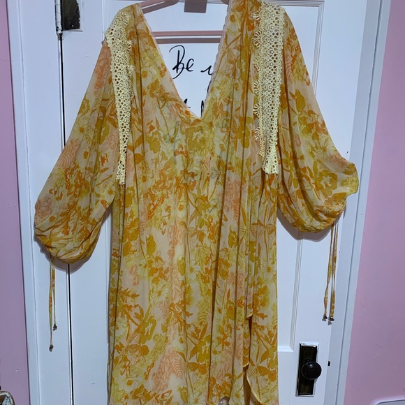 New with tags free people duster
Size medium two large - Picture 10 of 14